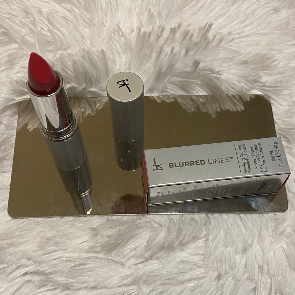 IT Cosmetics Blurred Lines Lipstick - Je Ne Sais Quoi